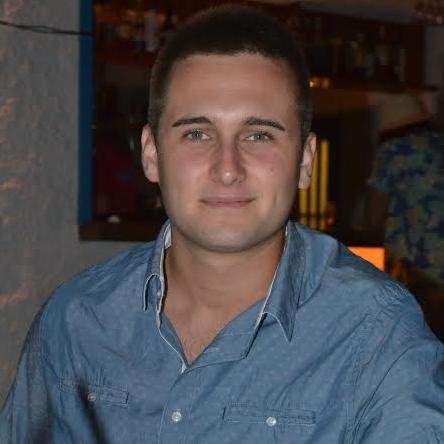 Pomenula si biografiju?
Biografije opterećuju! Kada postane suviše poznato i suviše obilježeno kao imidž, možeš da budeš sigurna da se jedno lice već izlizalo.