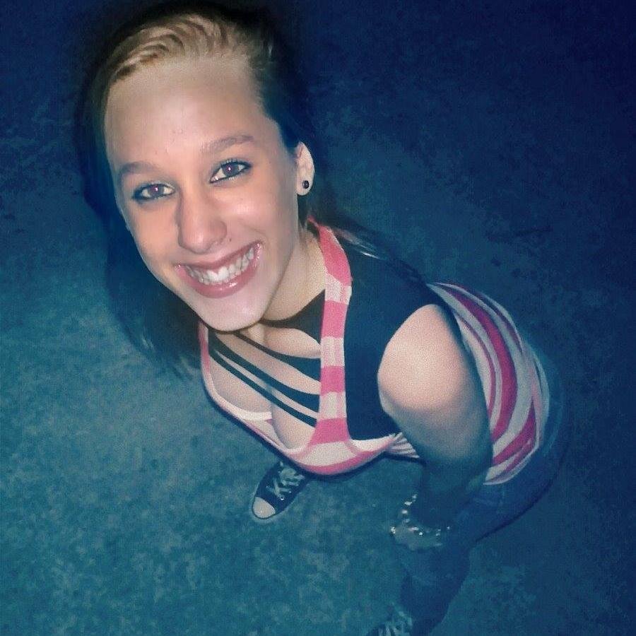 Soy muy Amigable, Amo El Techno♥, Me Encantan Los Animales, Mi Amor Platónico es @nickyromero y Bueno Que Mas Puedo Decir.....:D Sígueme & Te Sigo (: