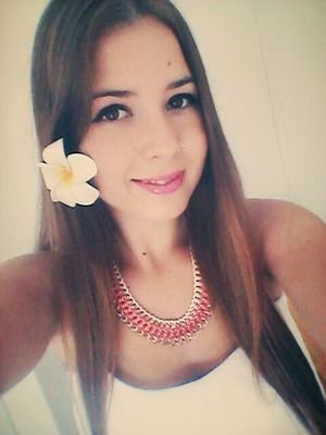 Simplemente vive, ama, disfruta y sueña. En los amigos, calidad antes que cantidad♥. Que la vida son 2 dias y que 1 esta lloviendo.