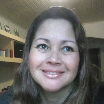 sou alegre...muito feliz...adoro fazer amizades...amo minha familia...sou uma levita do senhor!!!!!!!!!