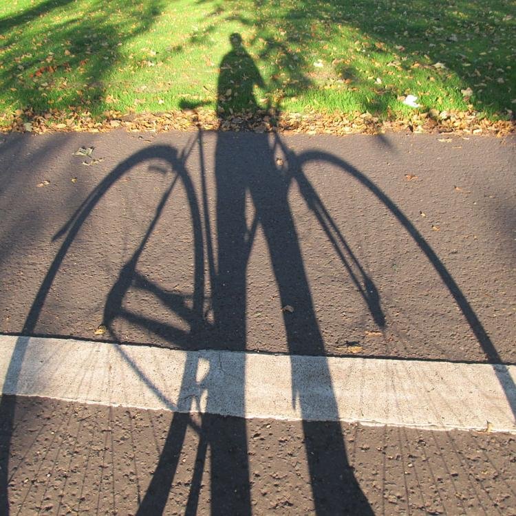 Thoughts on improving #cycling infrastructure in towns and cities, emphasis on protected bike lanes