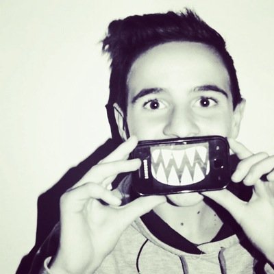 Mi chiamo Davide PIACERE.
E sono un blogger,mi posso definire  cosi,forse.
Nato in Italia precisamente in Toscana Maremma maiala hahaha ✌️
GRAZIE SE MI SEGUI