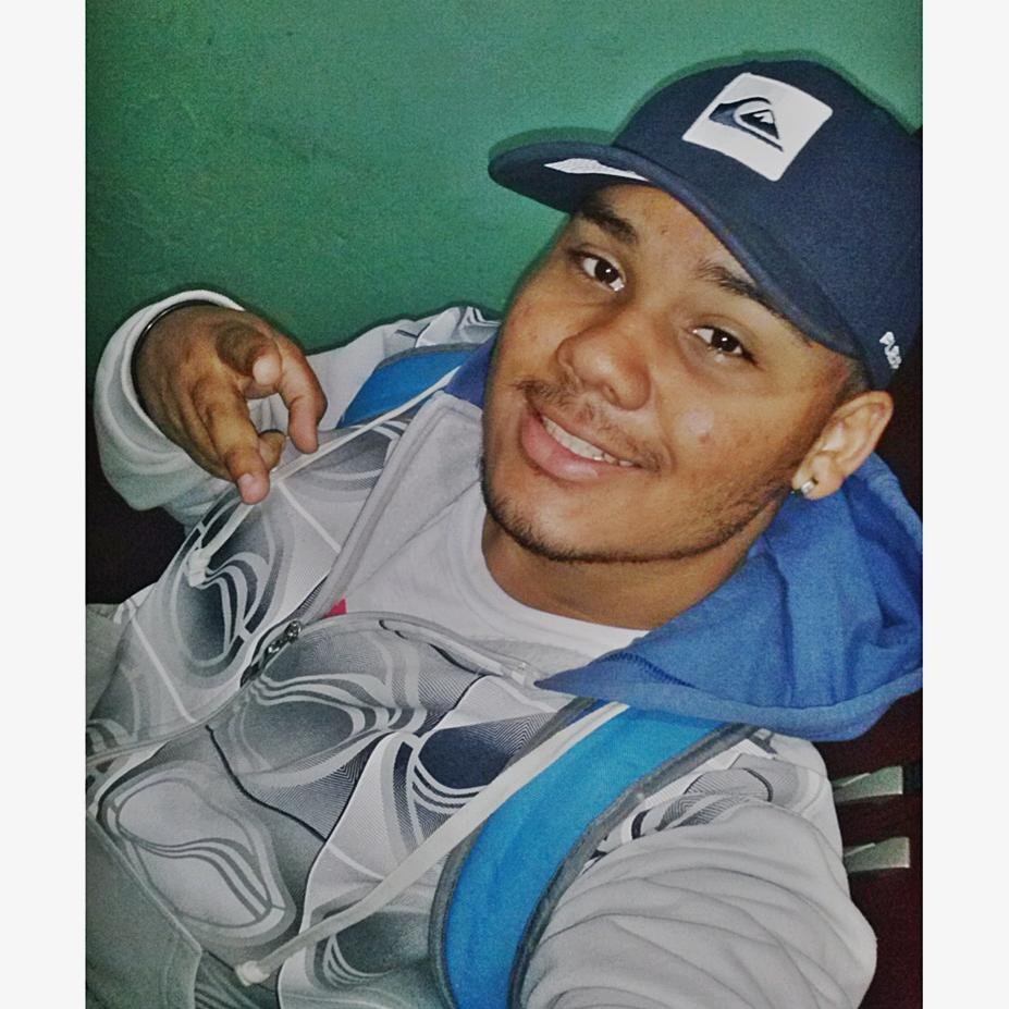 .. “Nunca chore por passado e sim viva o presente de olho aberto para o futuro”