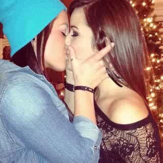 #SiguemeYTeSigo asi de rapido pendejo. Lee mis tweets anda*-*