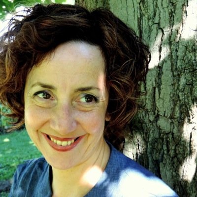Social worker. Yogini. Art therapist in training. Eternal optimist (except when I'm worrying!) Daily green smoothie lover. Foodie, and so much more!