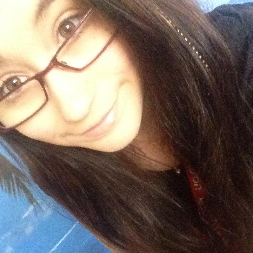 Loran Alese. Seventeen. Single. To die, would be an awfully big adventure.