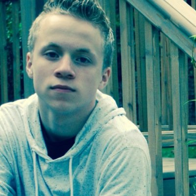 since i gave you a free follow, help me make my dream come true and follow @theJakeBrewer :) thank you, it would mean so much to me!