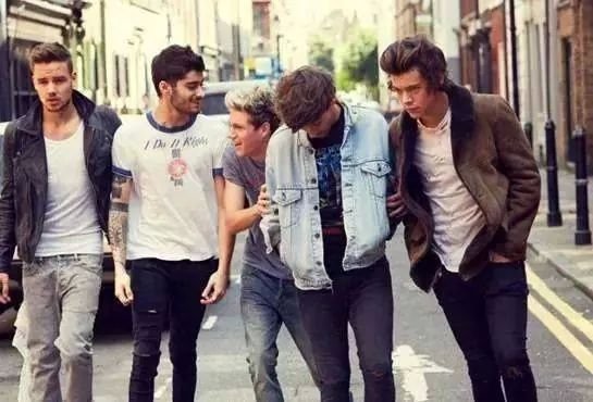 Perfecte_Frases's profile picture. Fé em deus que o inimigo cai .....Siga-me os Bons