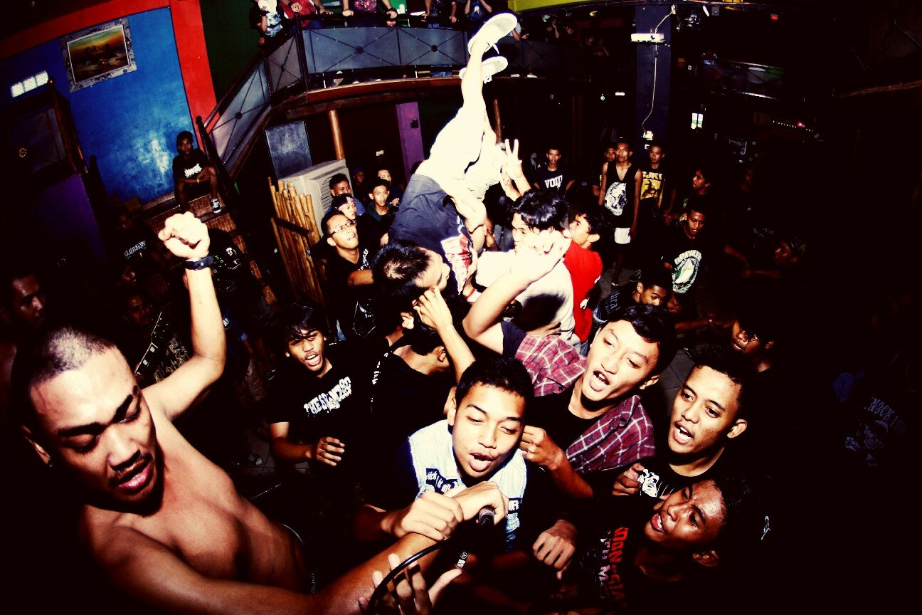 Bojonegoro Hc/Punk.
you and me sing together.
+6281949824100/54F45AE7  http://t.co/BDy3hXHz2Q
http://t.co/RVZOZ6x4yi…