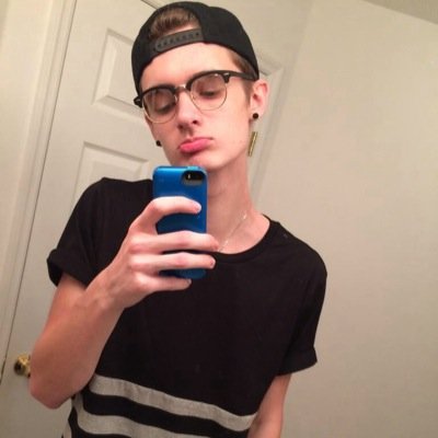 lilkittymichael's profile picture. :-)