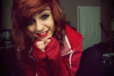 bi//single*sigh*//17. I change my hair a lot . I need friends?..I-..I follow back