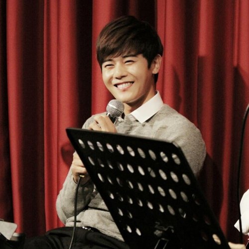 너만을 지키는 빛나는 별이 될께요, you're my love.