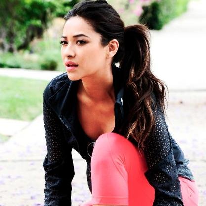 Some people dream of making it into Rosewood, while others dream of making it out! Lesbian. @FeistyHannaM is my bestie. {Single} |RP|