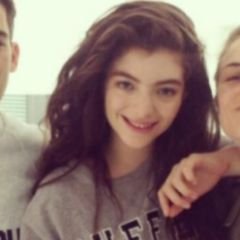 Eu rainha vocês nadinha