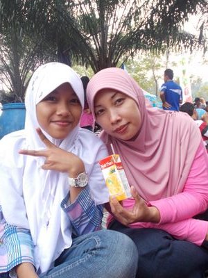 12JHS | 76~84 | Paskibra Bregada Wirabraja |♥Allah SWT | ♥Nabi Muhammad SAW | ♥Family| Follback? Mention aja!! B-)♥♥ No Un follow yaa^^