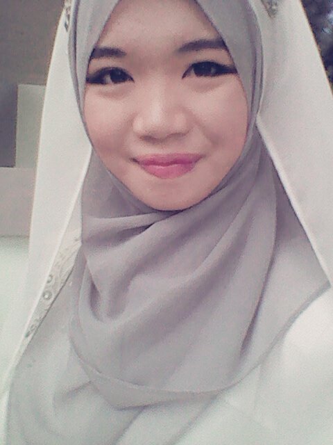 please follow me. and. i'll follow you back:)