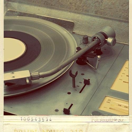 We are a team of Producers, Critics, or just Music Lovers. 
We search the net for some fresh alternative music.
Here you can find what we like..