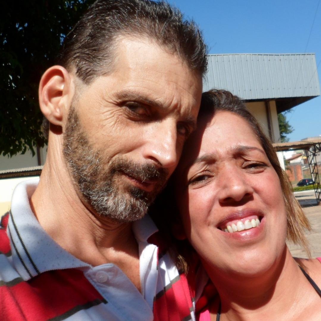 sou uma pessoa independente e gosto de ter atitudes minhas por causa disto que sou mais eu