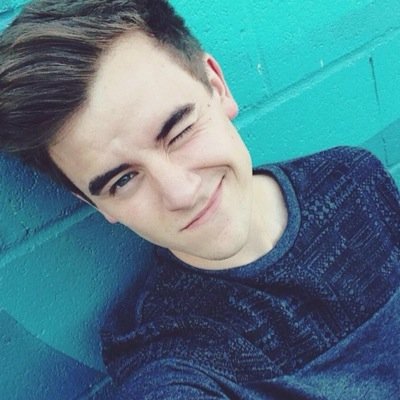 i love youtubers 13 years young !!