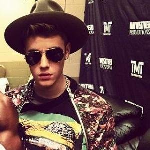 music always♥♥ make me♥♥ smile .music it's my life ♥♥ Wolfpack Kingdom.   Selenator ♥♥ Belieber