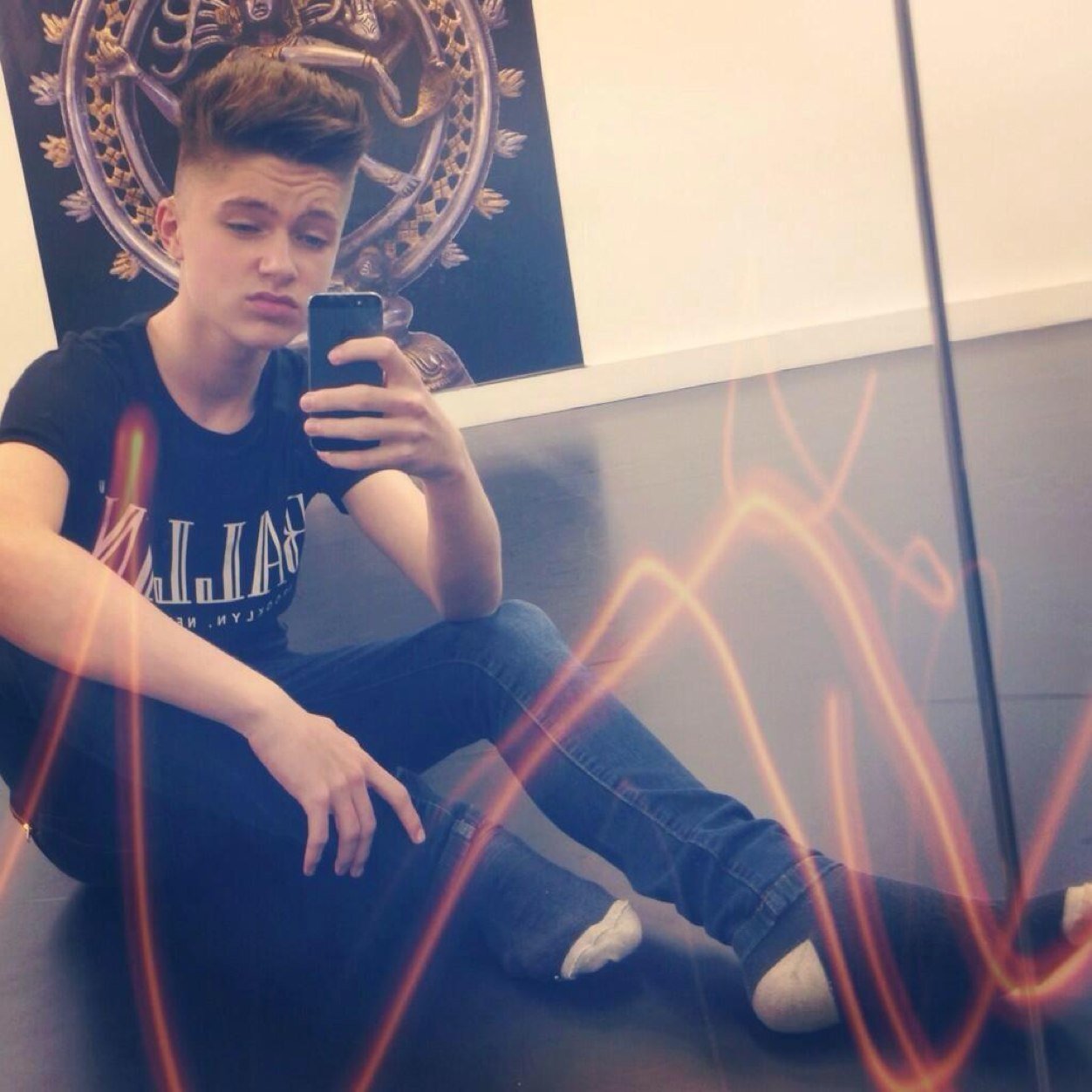 carlymathers12's profile picture. Harvey,Bars and Melody,overload please follow me xx
