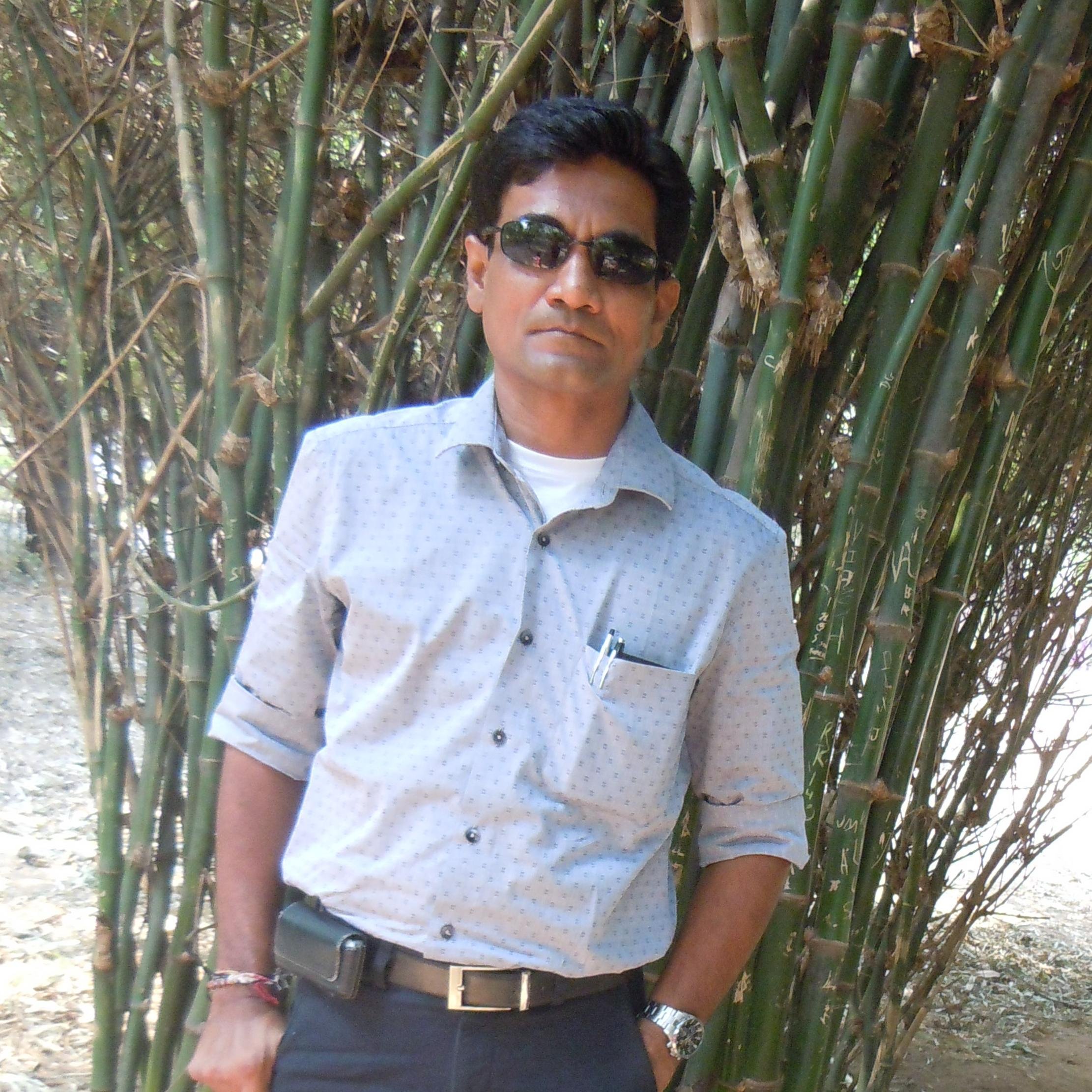 SEMI. GOVT. SERVANT, ENGINEER IN MUNICIPAL CORPORATION,LIKES TRAVEL,ADVENTURE,FASHION AND SCIENCE-TECHNOLOGY,LOVES NATURE