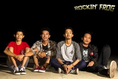 Punk Rock | @adelrockin Drum, @faridmohmdRF Bass/voc, @panjinevalandRZ Guitar/voc | 083181707733 / 085355678394 ☎
