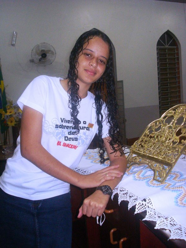 amo servi ao senhor todo poderoso, gosto muito de musica  e de esportes  faço parte da ass de Deus de brssilia ministerio do guara pr adalino