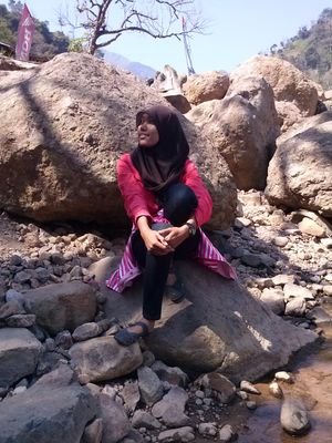 YollaSyiffa's profile picture. 