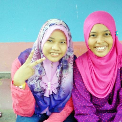 hai..i'm shuhada sufian..now i'm 16 ..went to SPM next year..stay Kota Tinggi.. follow back !hope tak sombong yee ^^