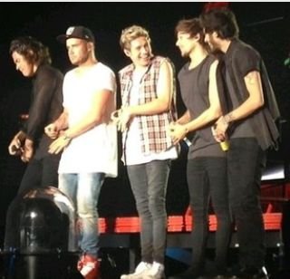 mayarall17's profile picture. Sigam meninos please