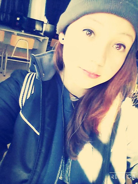 hello :) my name isidora I like hip hop, rap and I like Asher actrasto .