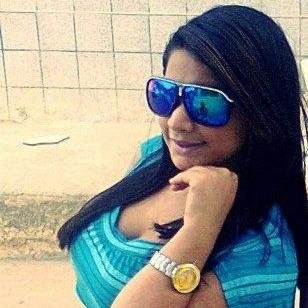 Ninguém pode ser exatamente como eu. Algumas vezes eu mesmo tenho problemas sendo assim. 3 3