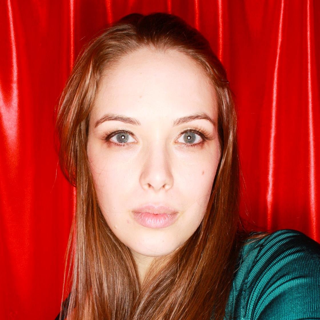 MrsLightySquare's profile picture. 