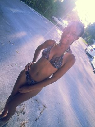 Waiting On My Moment ;) (y) #Singlee . Sweet Seventeen (8) Sha'Kayla ? Her Mommy  ♥