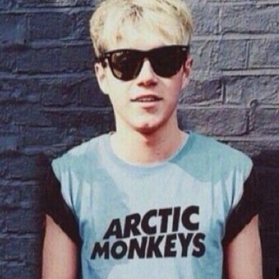 one direction / follow me & I follow back , ask me for a follow back :) /