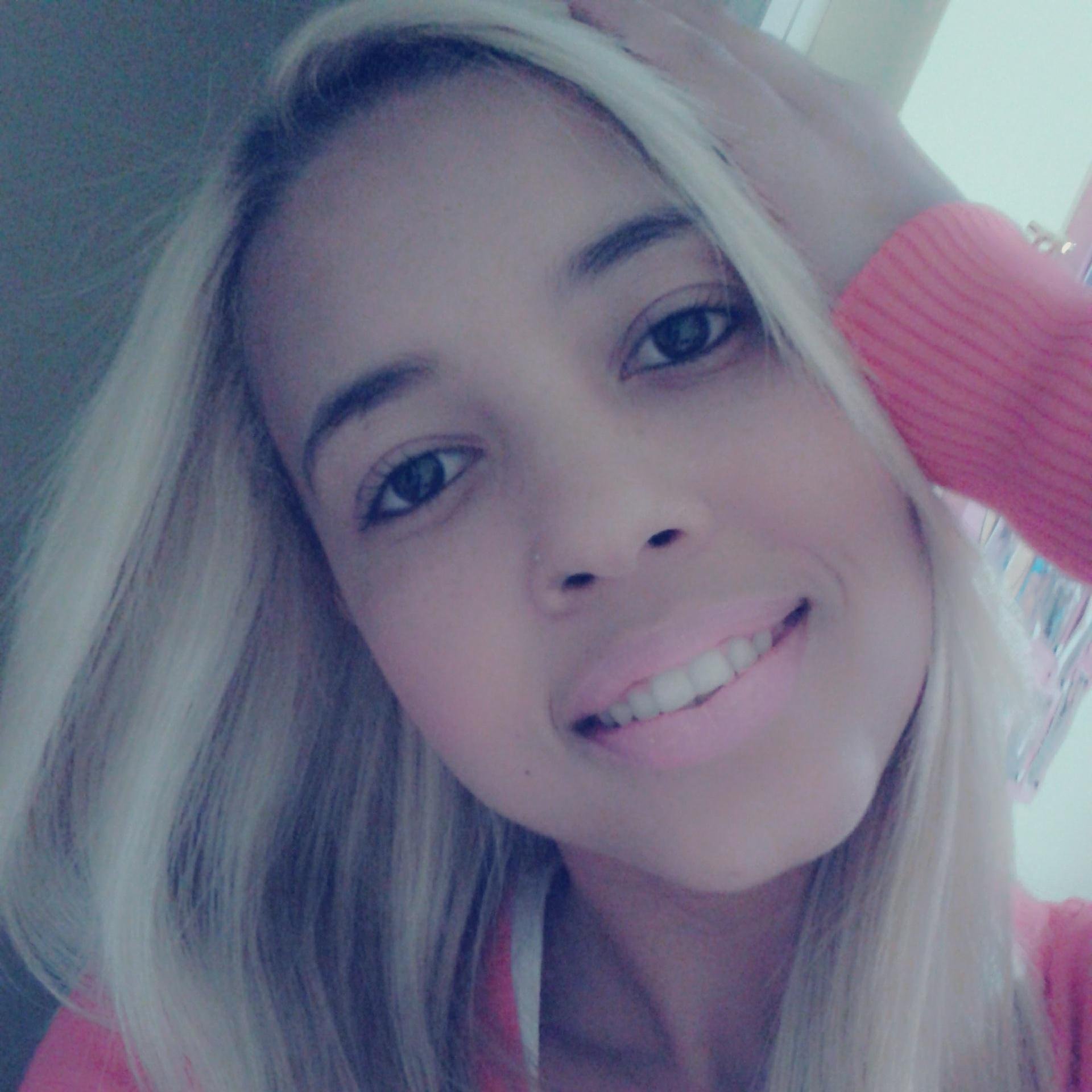 Personal Trainner,Corinthiana, 21 Anos, Leonina, Extrovertida,Simpática,Chata,Ciumenta,Apaixonada pela Vida... e o resto me só conhecendo pra saber ;)
