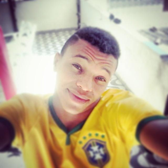 - Eu não tô legal , essa noite quase não durmi , tá custando pra ficha cair , que você não vai voltar pra mim 88' #Periclés ♥