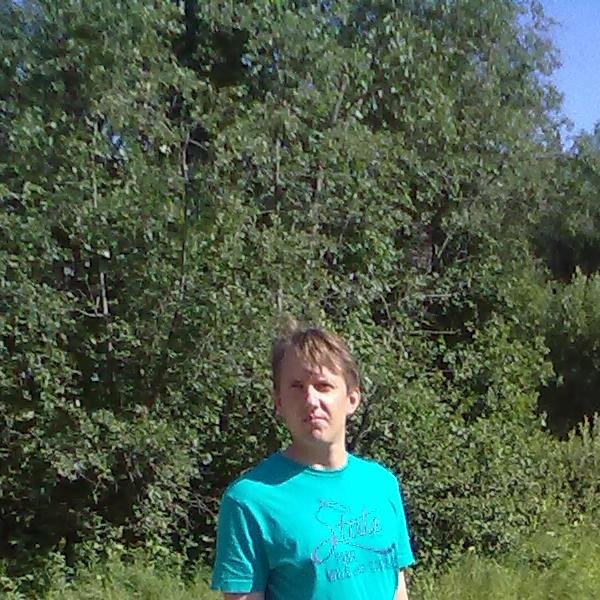 Болею за Россию в спорте, политике и экономике.