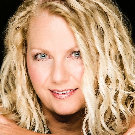 alowmo's profile picture. 