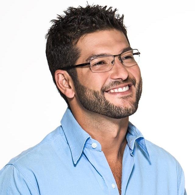 Pai, ambientalista e brasiliense; Professor da Faculdade Senac, coordenador do #ocupeolago, analista do Banco do Brasil e Secretário de Direitos Humanos do PVDF