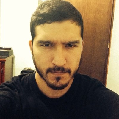 Médico Cirujano y Partero especialista en Medicina de Urgencias Médicas Qurúrgicas.