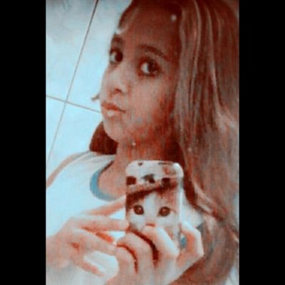 amigona , companheira, brincalhona, guinatica, estudo . comida♥ :o :3 Família♥.Guiih♥ .Flores♥¥. animais ♡ nanikkaa :3 . bjuuu :* . ñ esqece d me segui viiu? !!