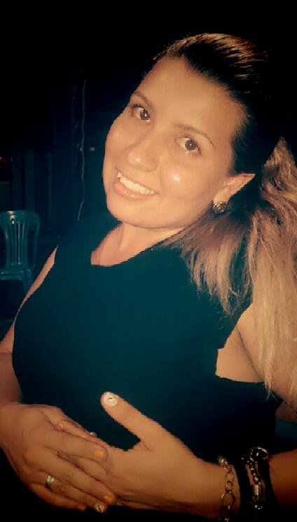 AlinnePLBrandao's profile picture. 