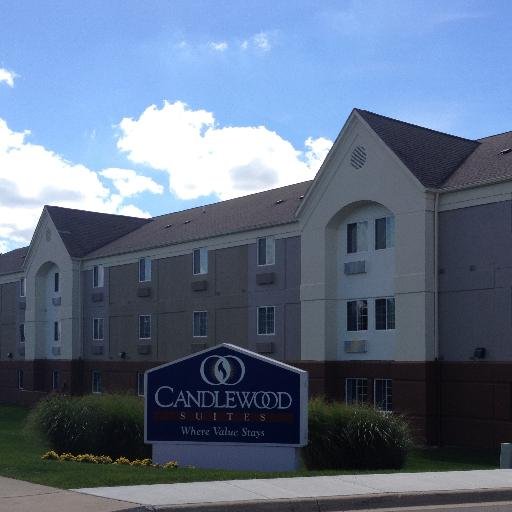 The premier extended-stay, all suite hotel in Ann Arbor, MI.  Full kitchen in each suite, fitness facility, free guest laundry & internet. Come stay with us!