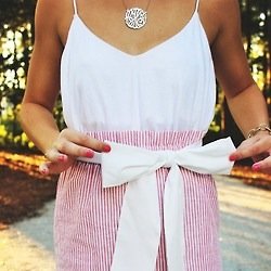 Class, Pink, and Pearls.
Dedicated to a classy, preppy, proper lifestyle. 
The avi is me