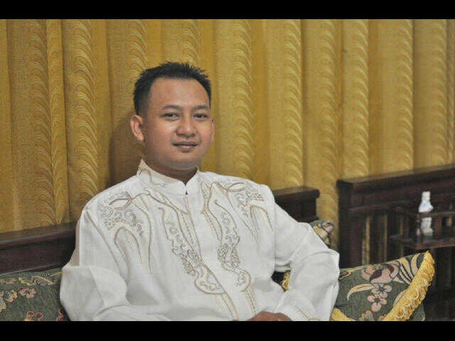 RoniSpizaetus's profile picture. - Brings supply when u go Brings charity when u die -