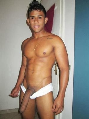 luiz_fergo's profile picture. + 21 años Soy adicto a las fotos sexy !  No DM. Si t gusta sigue me!!