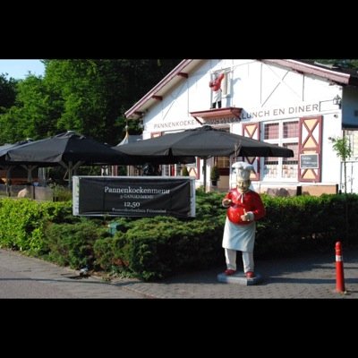 Pannenkoekenhuis en Lunch-restaurant direct tegenover het station Driebergen-Zeist. U kunt bij ons genieten van de heerlijkste pannenkoeken en nog veel meer!