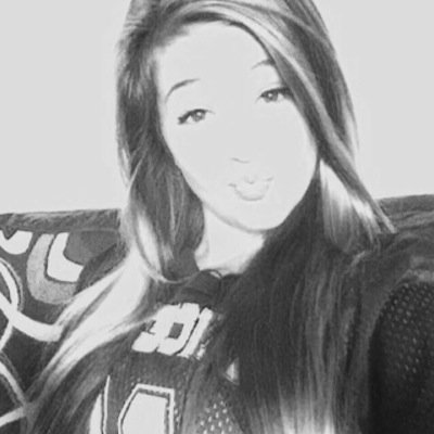 13 years old | dancer | F•R•I•E•N•D•S | Instagram: x_sianinurse_ 
Snapchat: sianikyax